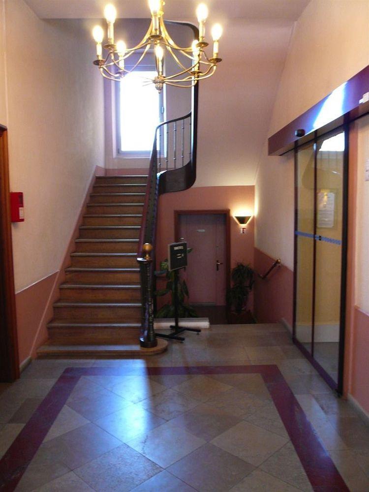 Terminus - Pizzeria Pizz'a Gogo - Salle De Sport - Face A La Gare 2*